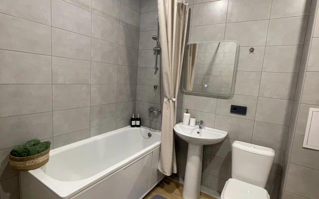 Квартира Просторная на Курсантов Кировцев