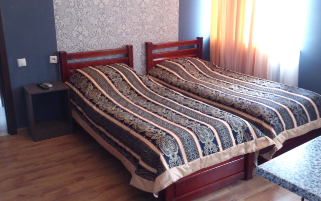 Happy Holiday Hotel