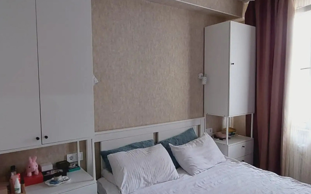 Na Volzhskoy 32a Flat