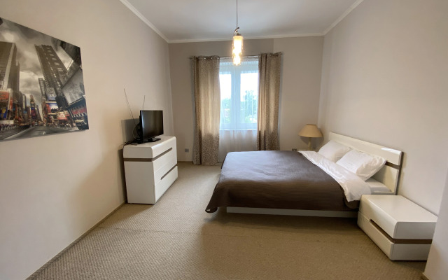 V Samom Serdtse Kaliningrada Rayone Amalienau Flat