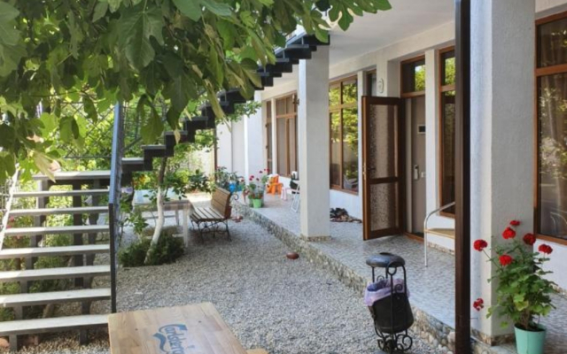 Guest house Meka