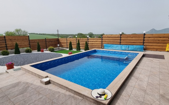 Chetyre Sezona Guest house