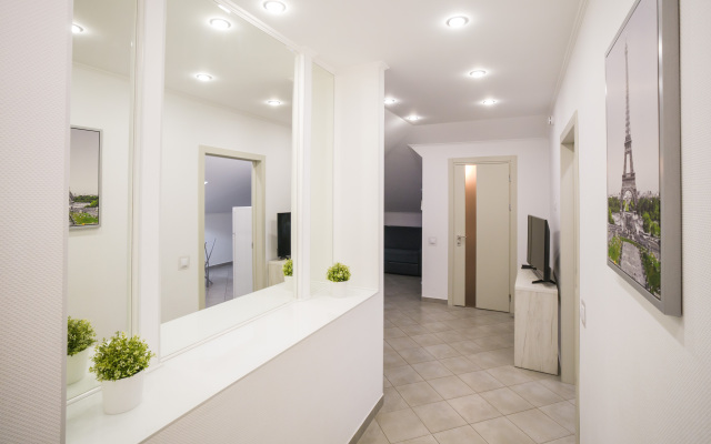 Abrikos Plyus Hotel