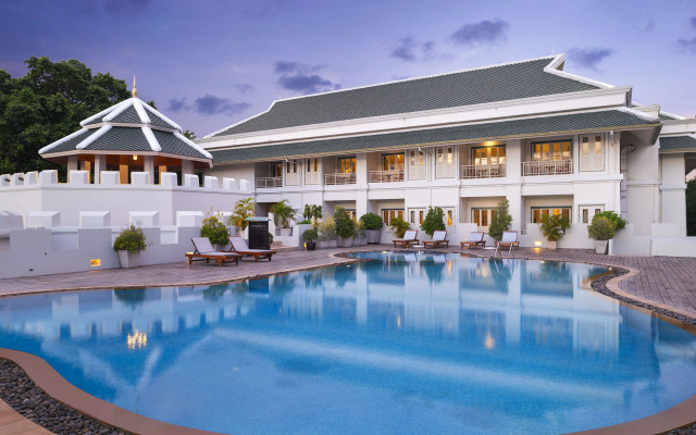 Kalanan Riverside Resort