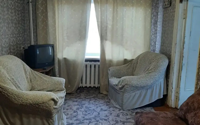 Na Ul. 2-J Tesyminskoy, 117 Flat