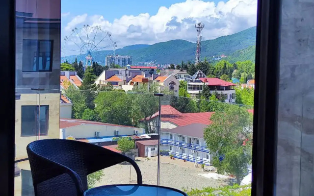 S Potryasayuschimi Vidami Apartments