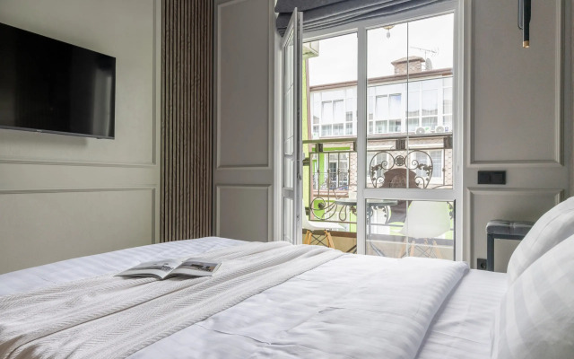 Red Apartments Art Layt Siti Melori Apartments