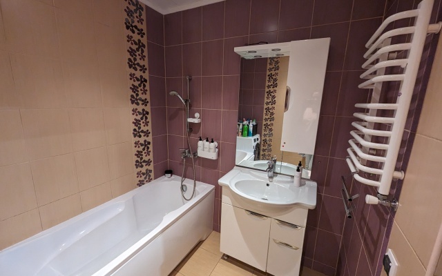 Апартаменты 2х-комнатная квартира в шаге от Верхнего озера