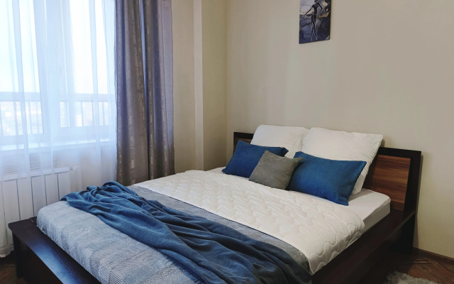 Квартира с видом на ночной город