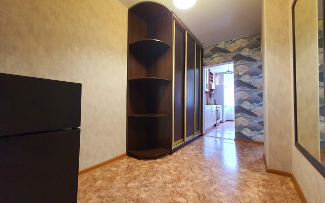 Prospekt Kalinina u ploschadi Oktyabrya flat