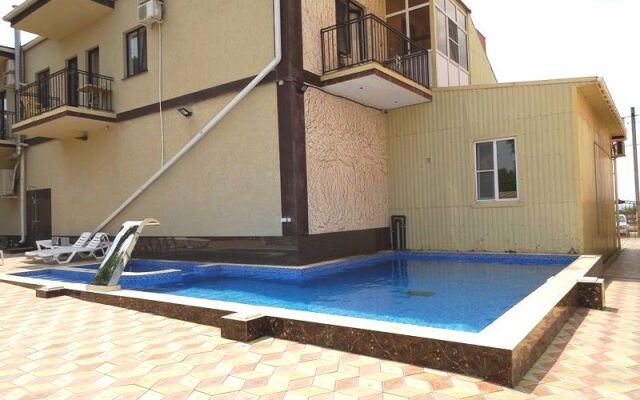 Yantar Guest House