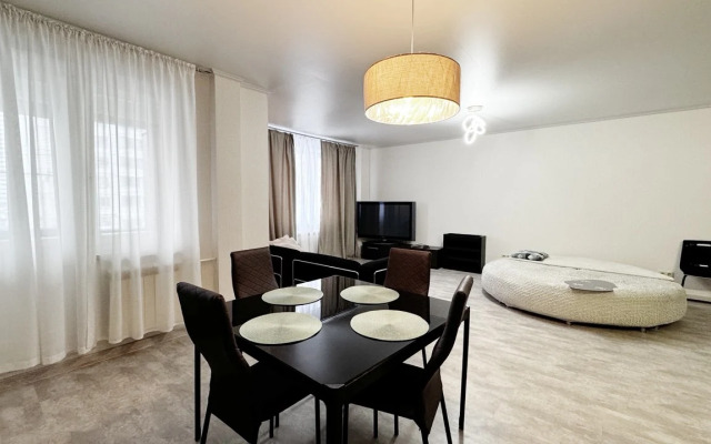 Pavshinskiy 18 Apartments