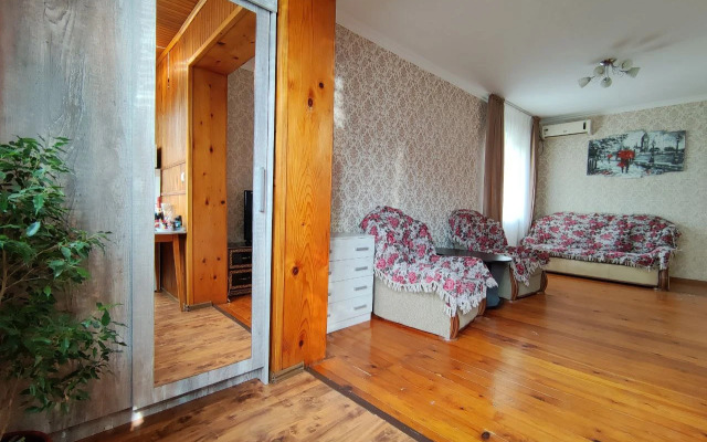 V Tsentre Gagry Flat