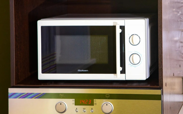 Апартаменты Просторная 2х Комнатная на Алексеева 115