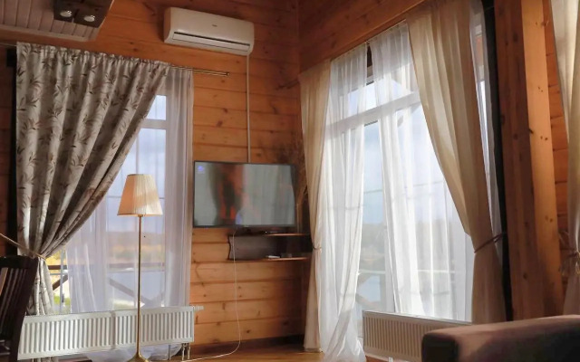 Shale Na Solnechnoj House