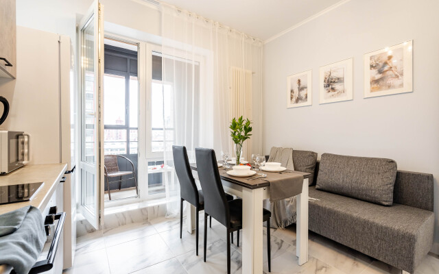 U Naberezhnoy Nevy Flat