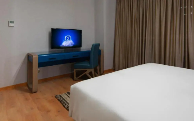 Отель Nile Suites Plaza Hotel Apartments