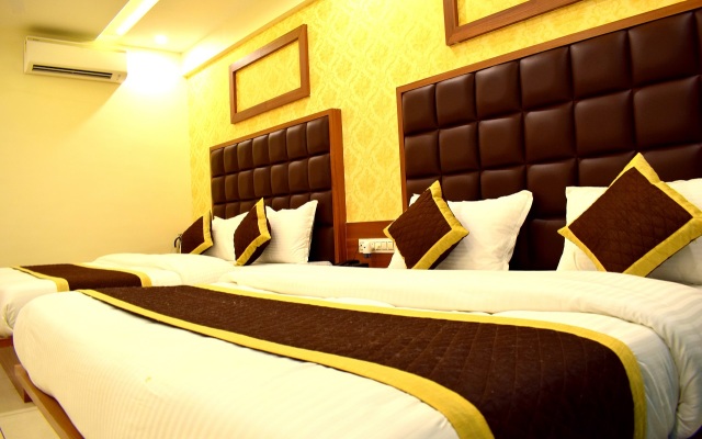 Royal Square by Sky Stays Hotel