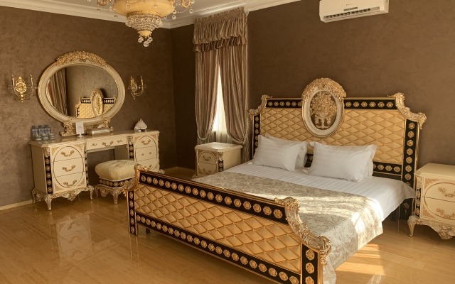 Verhnie Pechory Guest House