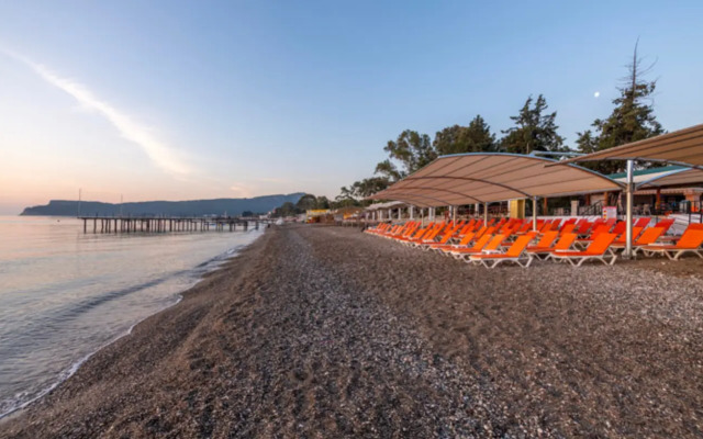 Lims Bona Dea Beach Hotel – All Inclusive