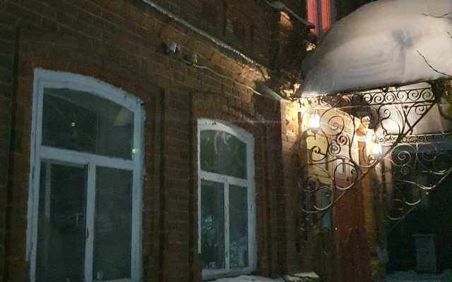 V starinnom osobnyake Revolyutsioner Ikonnikov Flat