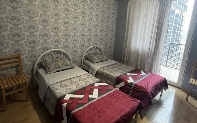 2 Bedroom Near City Center Flat