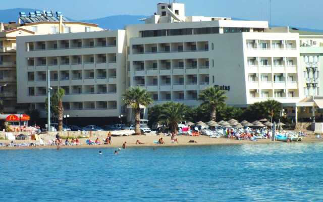 Отель Tuntas Beach Altinkum