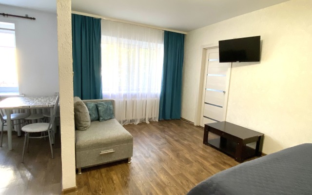 Апартаменты Уютная 2х-комнатная квартира в центре гоpода рядом с набережной