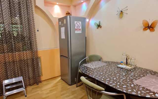 Vo Dvore Glavnogo Ofisa Nornikelya Apartments