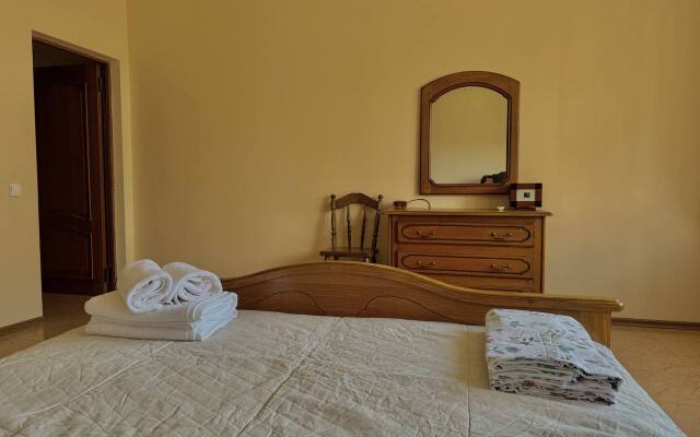 Semeyny lyuks s saunoy Flat