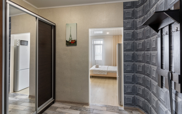 Svetlaya Kvartira V Tsentre Tyumeni Flat