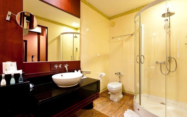 Grand Pacific Sovereign Resort & Spa
