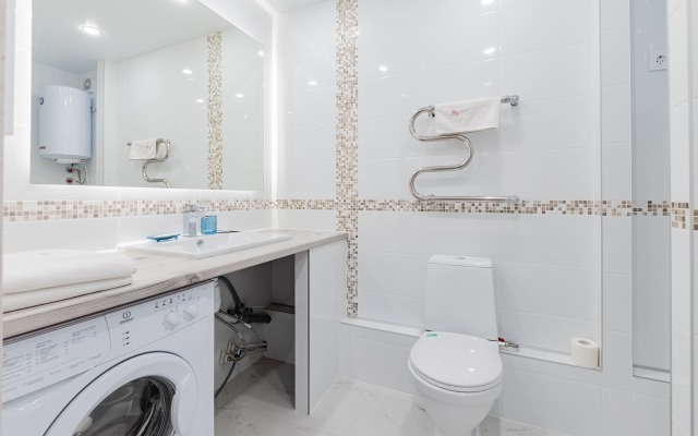 Апартаменты Петровские на Набережной озера 22