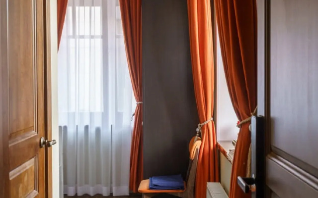 Отель Кристал