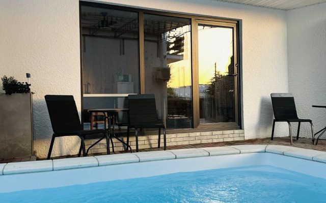 2-Kh Komnatnaya V Gostevom Dome Flat