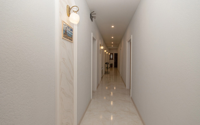 Hillside Guest house