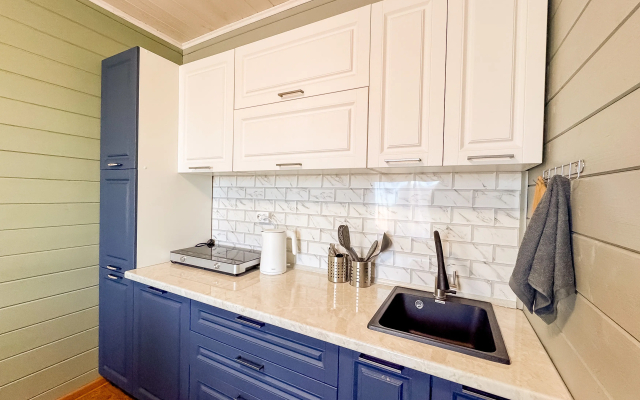 Частный дом Небольшой дом у озера