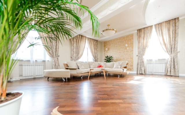 Versal'. Dvuhetazhnaya 6K na Kutuzovskom Flat