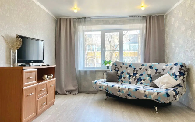 Kopylova 43/2-37 Flat