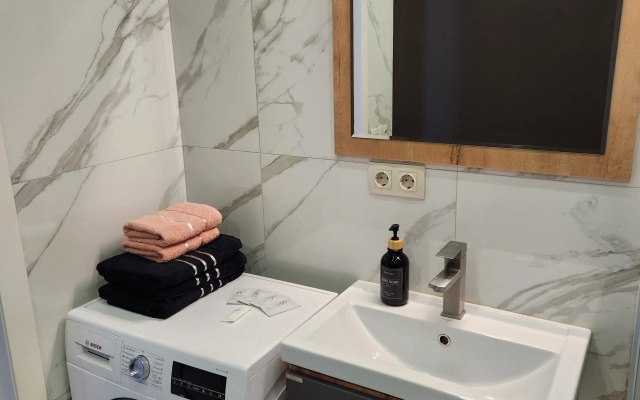V Tsentre Omska Zhk Utinaya Gora Flat
