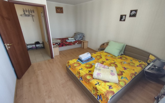V Novom Dome Flat