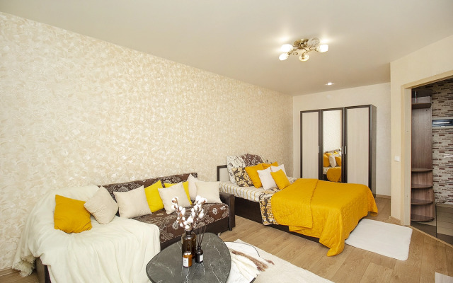 Na Pavlyukhina 99B Flat