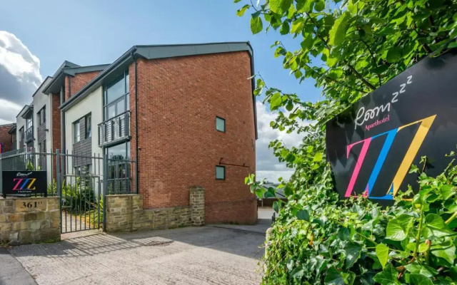 Апарт-отель Roomzzz Leeds Headingley