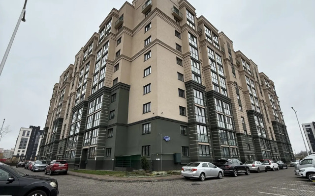 S Frantsuzkim Balkonchikom Flat
