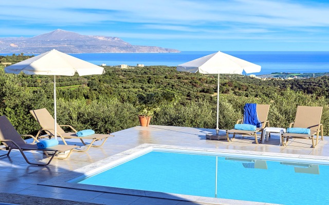 Вилла Cretan Family Villa Heated Pool