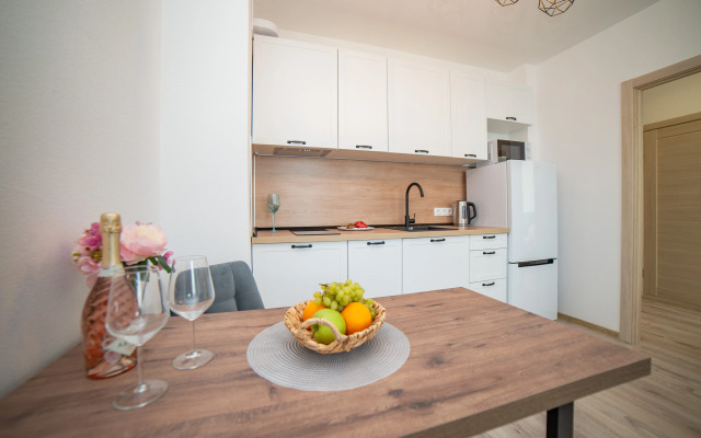 Квартира Евро-Двухкомнатная BeGuest на Академика Ландау 36