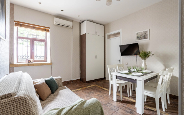Dvuhkomnatnaya V Tsentre Goroda s razmesheniem do 7 goetei Flat