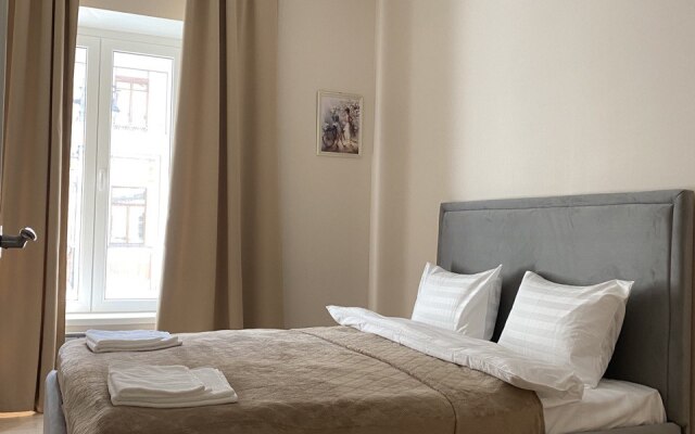 Квартира Piter Apatrments у Эрмитажа (2 спальни, парковка, кондиционер)