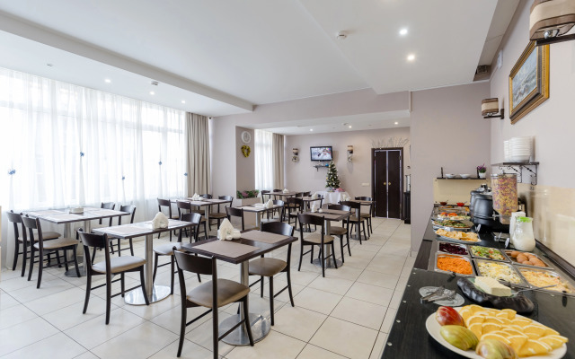 Hotel Mayak