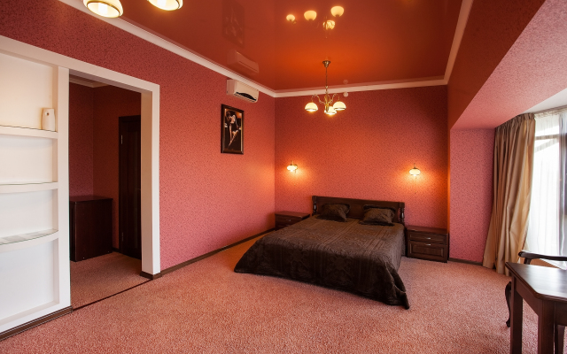 Zolotoj Globus Hotel